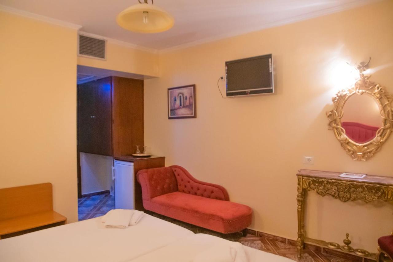 Hotel Astoria Igoumenitsa Exterior photo